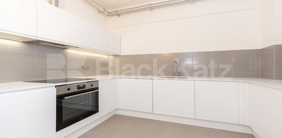 			2 Bedroom, 1 bath, 1 reception Apartment			 GROVE HOUSE-TUDOR ROAD, HACKNEY / LONDON FEILDS 